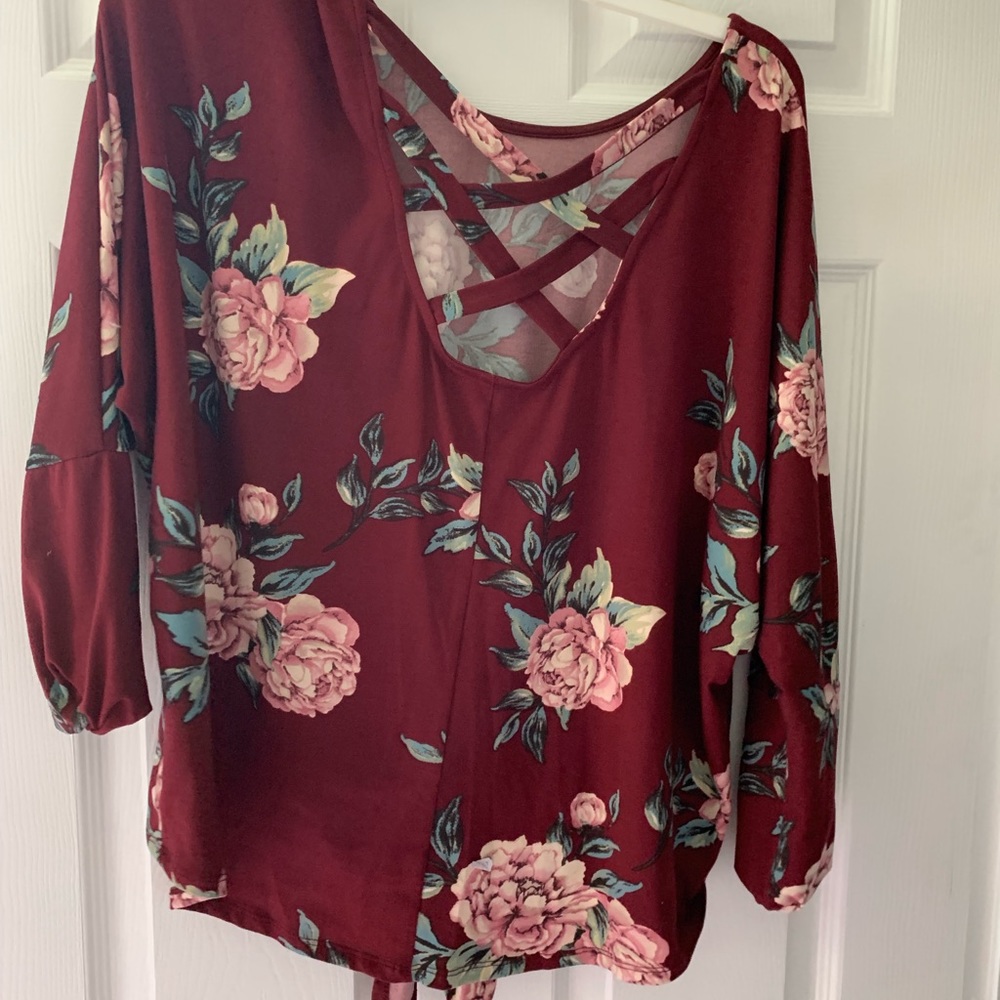 Long sleeve top.